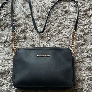 Michael kors purse/Jet set leather cross body bag.